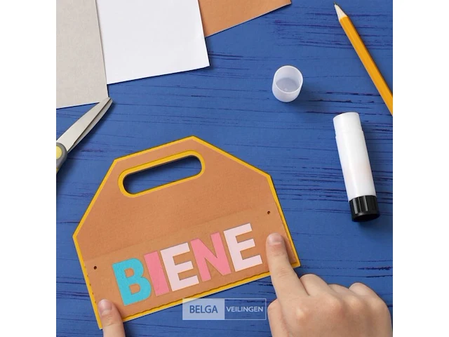Gekleurde houten letters - afbeelding 3 van  6