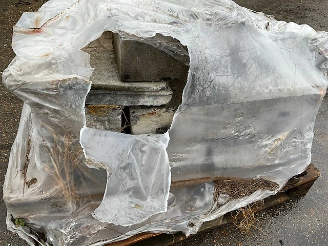 Gekloven oude blokken 1 pallet - afbeelding 1 van  4