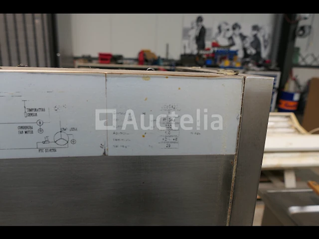 Gekoelde kast + te herstellen saladette - afbeelding 9 van  17