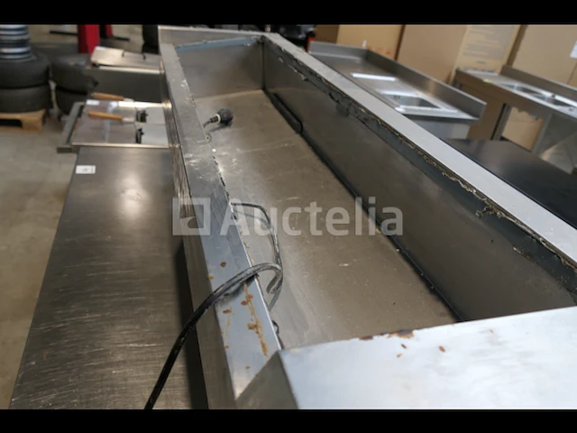 Gekoelde kast + te herstellen saladette - afbeelding 13 van  17