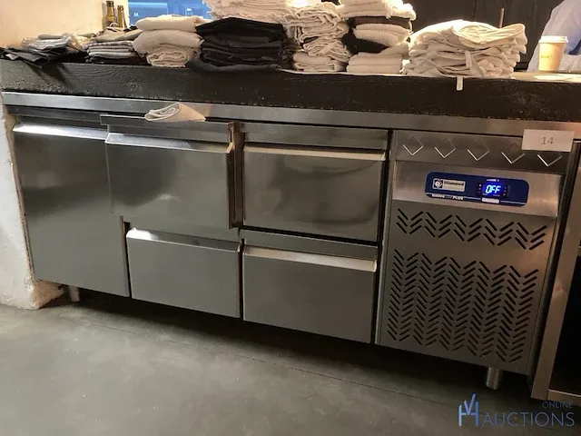 Gekoelde tafel - afbeelding 1 van  5