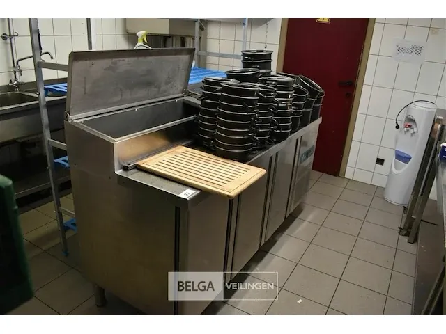 Gekoelde werkbank 3 deurs merk top cold met opzetsaladette 180x70x110 - afbeelding 1 van  4