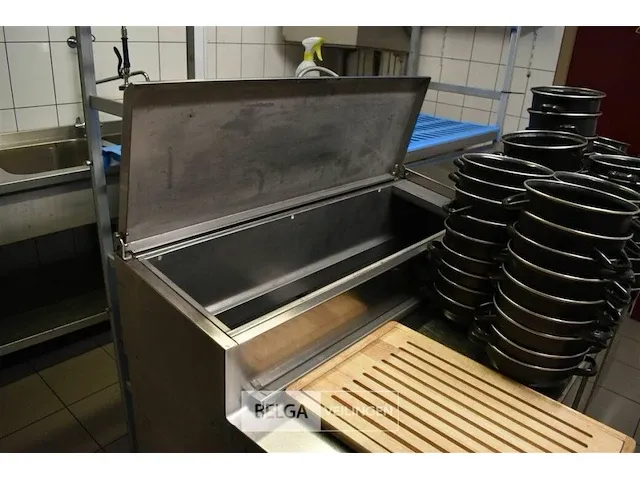 Gekoelde werkbank 3 deurs merk top cold met opzetsaladette 180x70x110 - afbeelding 4 van  4