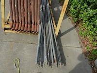 Gele metalen box met 8 stellingselementen met hulpstukken - afbeelding 4 van  5