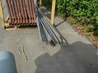 Gele metalen box met 8 stellingselementen met hulpstukken - afbeelding 5 van  5