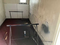 Gele omgebouwde container verkocht met inhoud (om zelf te verhuizen) - afbeelding 12 van  15