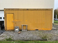 Gele omgebouwde container verkocht met inhoud (om zelf te verhuizen) - afbeelding 2 van  15