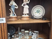 Gemengd lot in de kast volgens foto - afbeelding 3 van  3
