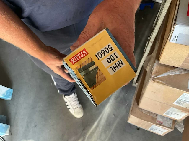 Gemengd lot met velux accessoires - afbeelding 7 van  10