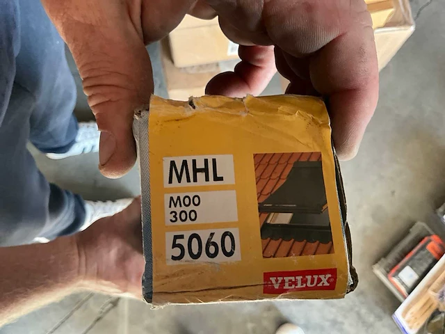 Gemengd lot met velux accessoires - afbeelding 9 van  10