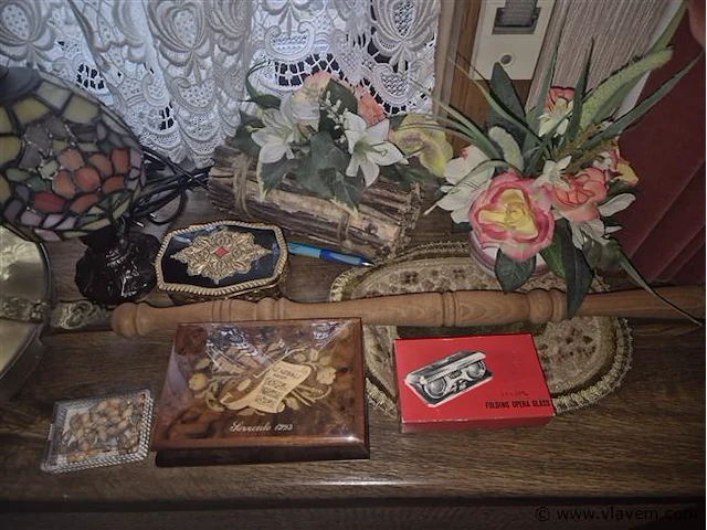 Gemengd lot onder andere lampje loodglas, juwelen doosje enzovoort - afbeelding 2 van  4