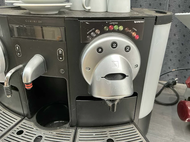 Gemini 220 nespresso 734/cs223 koffiemachine met pads - afbeelding 4 van  8