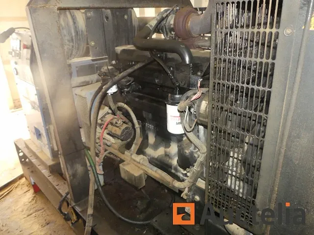 Generator en container - afbeelding 4 van  15