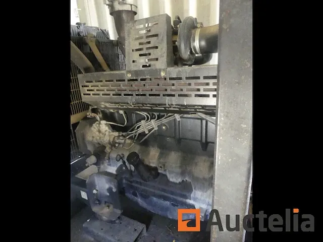 Generator en container - afbeelding 5 van  15