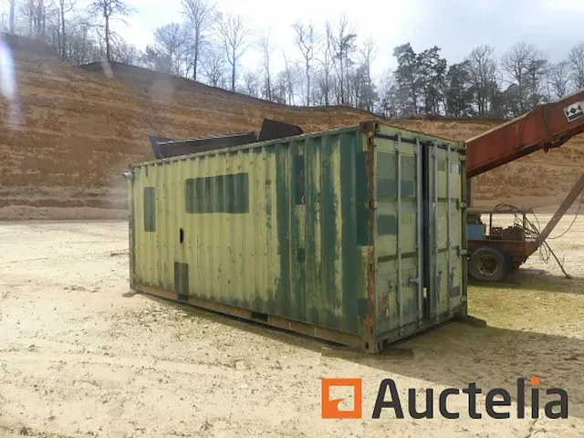 Generator en container - afbeelding 1 van  15