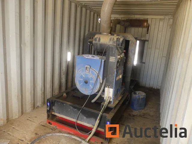 Generator en container - afbeelding 12 van  15