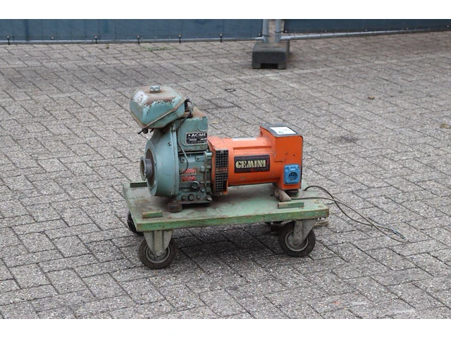 Generator gemini 31 3c03bp diesel 1982 3kva - afbeelding 1 van  1