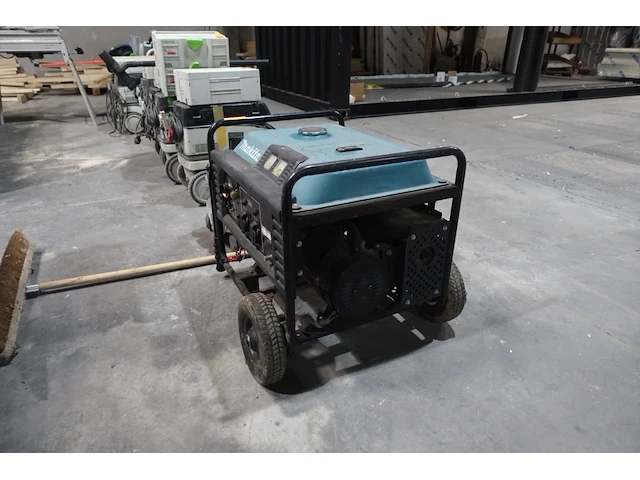 Generator makita - afbeelding 2 van  4