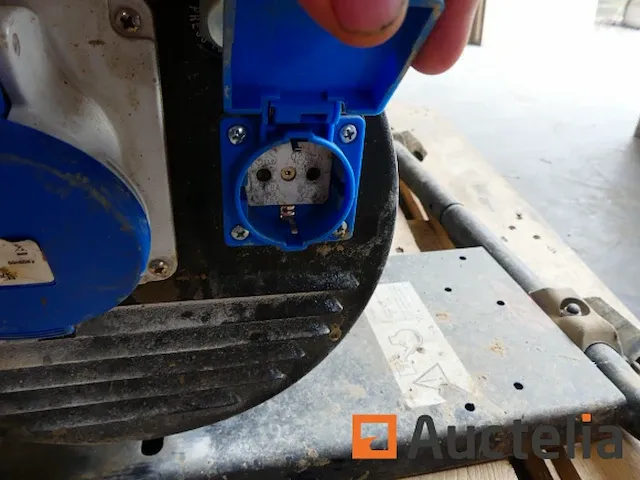 Generator op wielen sdmo perform 6500 xl - afbeelding 9 van  10