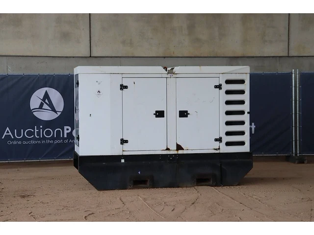 Generator sdmo r110-c31 diesel 2012 110kva - afbeelding 1 van  1
