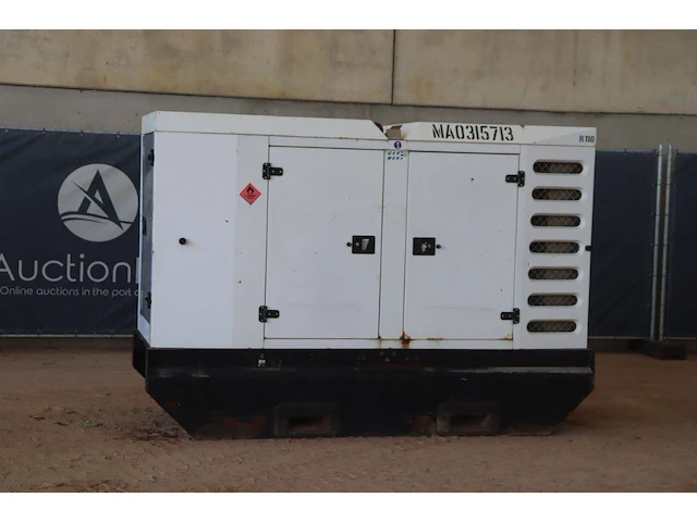 Generator sdmo r110 diesel 110kva 2013 - afbeelding 1 van  1