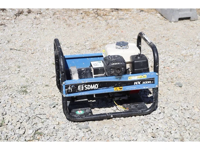 Generator sdmo s16w-90 diesel 2013 2kva - afbeelding 1 van  1