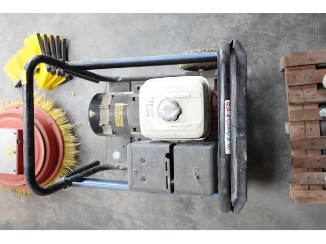 Generator sdmo - afbeelding 2 van  6