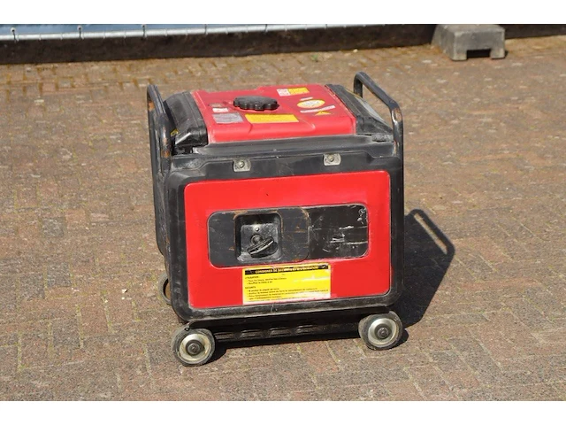 Generator subaru subaru rg2800is benzine 2015 2kva - afbeelding 1 van  1