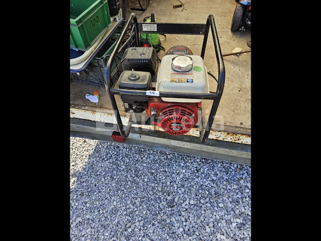 Generator - afbeelding 2 van  4
