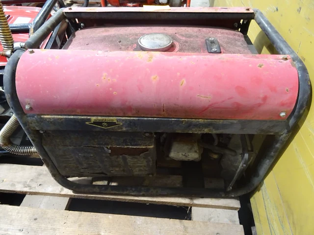 Generator - afbeelding 2 van  3