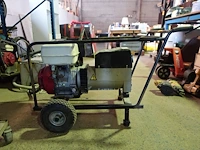 Generator - afbeelding 1 van  4