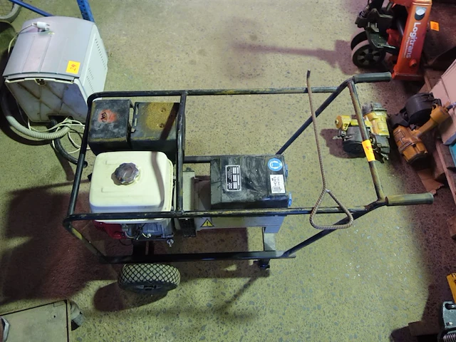 Generator - afbeelding 2 van  4