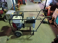 Generator - afbeelding 3 van  4