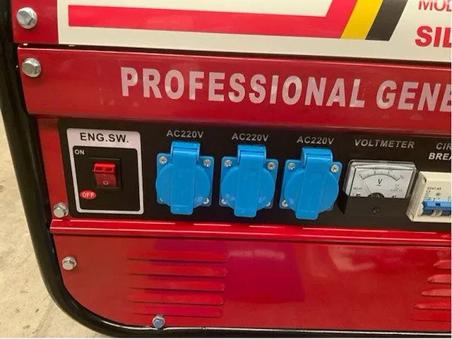 Generator - afbeelding 7 van  12