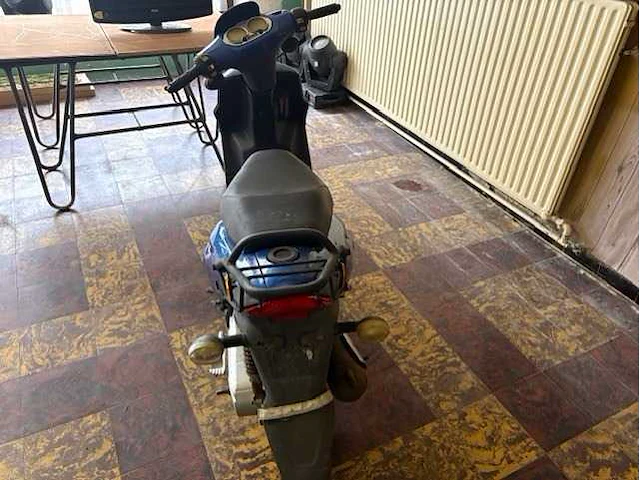 Generic - b05 - light mopeds & light motorised scooters - afbeelding 7 van  7