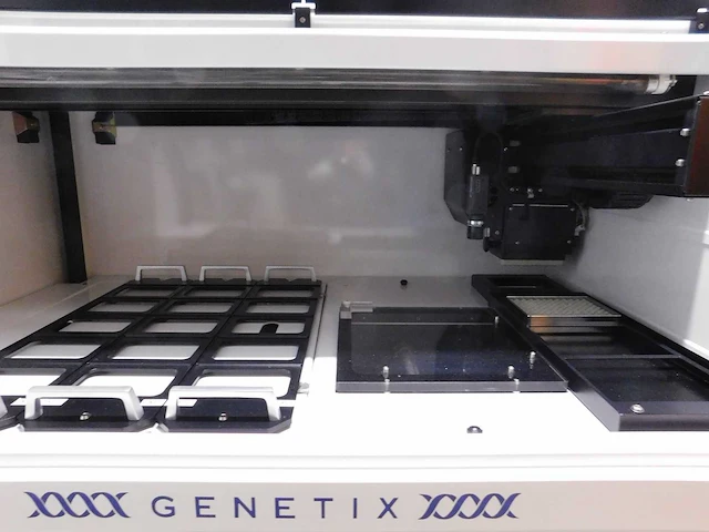 Genetix - qpix - genetix qpix kolonie picker_1 - afbeelding 1 van  8