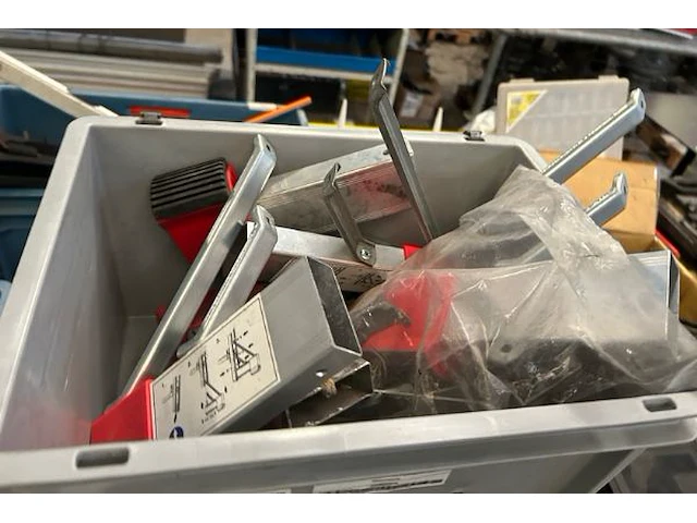 Gereedschap, materiaal en toebehoren - afbeelding 8 van  13
