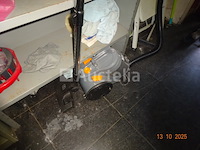 Gereedschap + planken - afbeelding 1 van  5