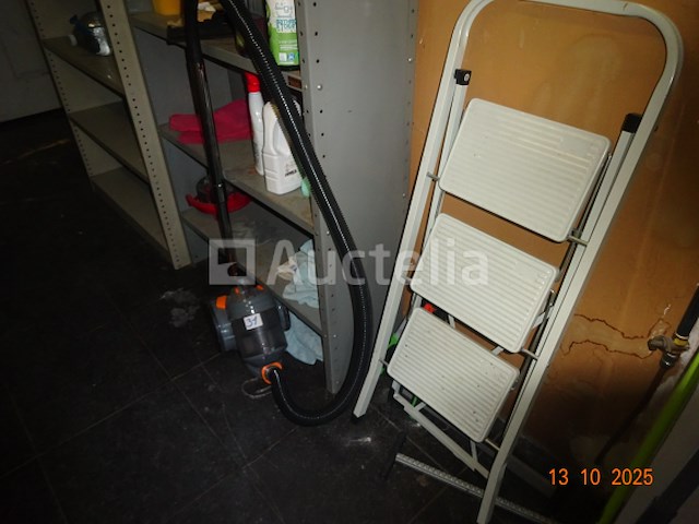 Gereedschap + planken - afbeelding 5 van  5