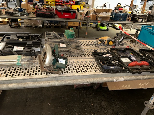 Gereedschap - afbeelding 1 van  8