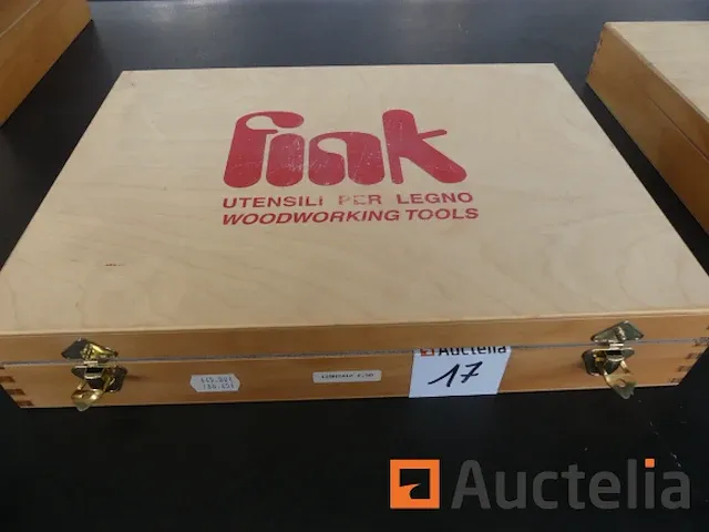 Gereedschapskist met fink mes - afbeelding 8 van  8
