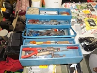 Gereedschapskist met materiaal - afbeelding 2 van  2