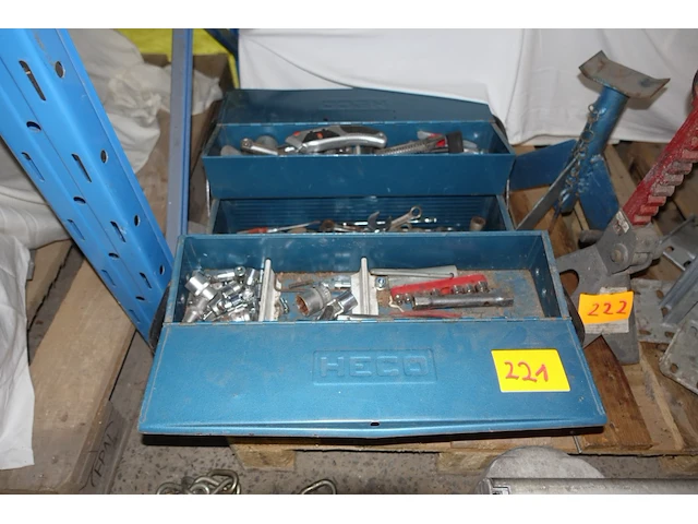 Gereedschapskist met materiaal - afbeelding 1 van  2