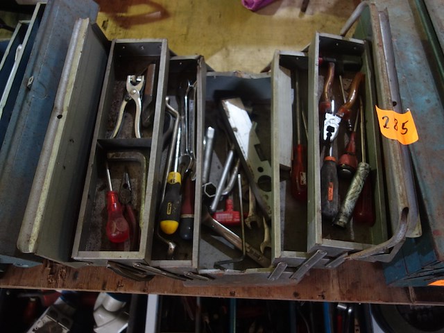 Gereedschapskist met materiaal - afbeelding 1 van  2