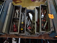 Gereedschapskist met materiaal - afbeelding 1 van  2