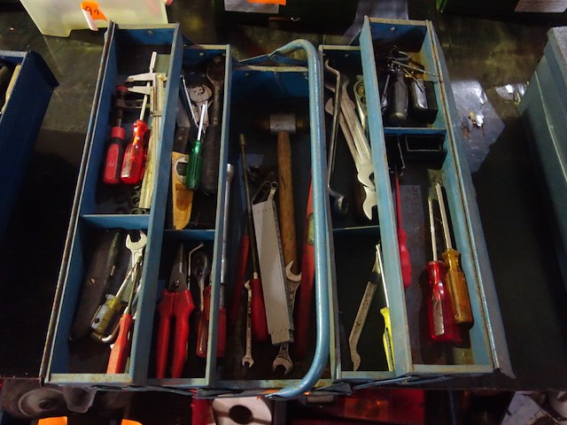 Gereedschapskist met materiaal - afbeelding 1 van  2