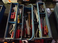 Gereedschapskist met materiaal - afbeelding 1 van  2