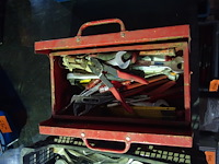 Gereedschapskist met materiaal - afbeelding 1 van  2