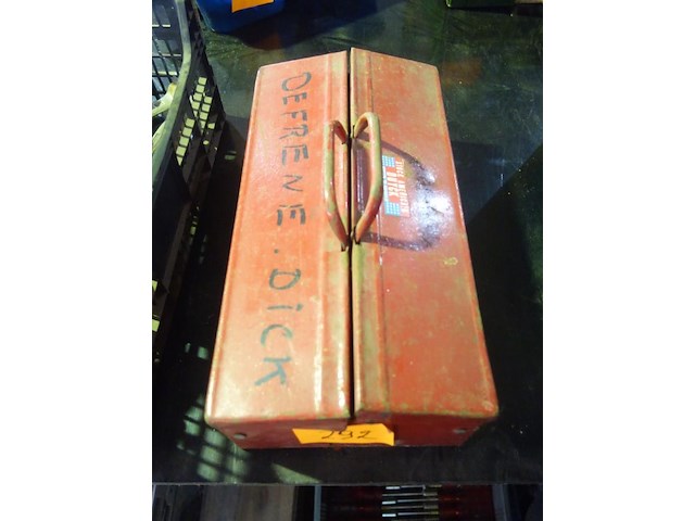 Gereedschapskist met materiaal - afbeelding 2 van  2