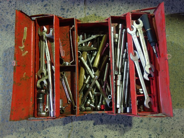 Gereedschapskist met materiaal - afbeelding 1 van  1